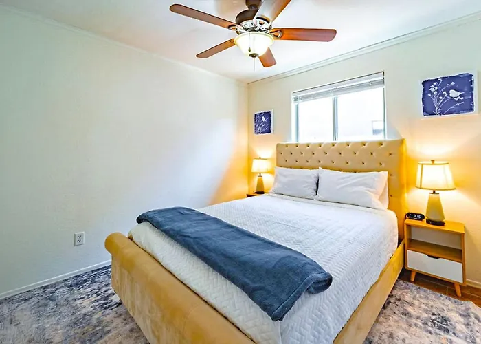 Holiday home Spacious 4br Retreat Htd Pool Wifi Casa Grande
