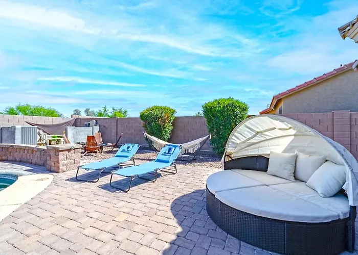 Holiday home Spacious 4br Retreat Htd Pool Wifi