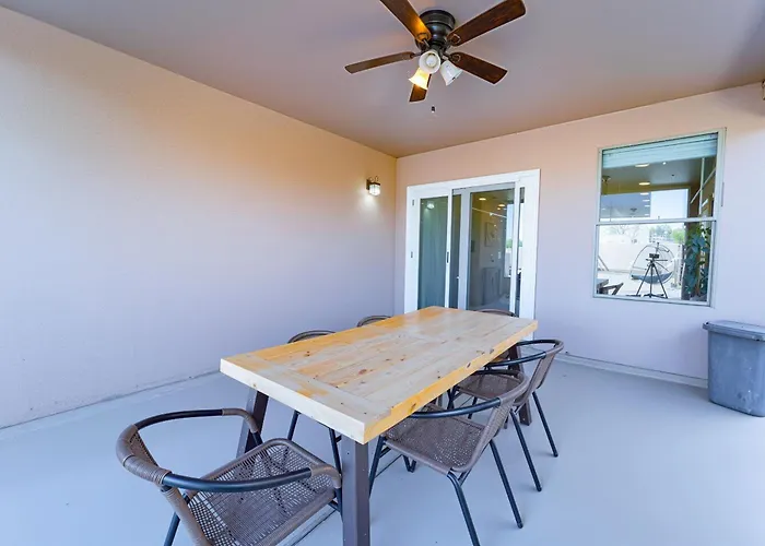Holiday home Spacious 4br Retreat Htd Pool Wifi Casa Grande