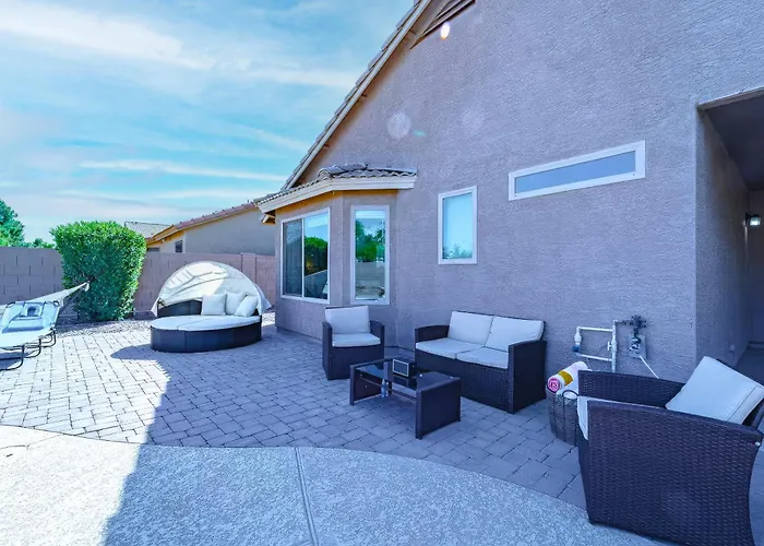 Holiday home Spacious 4br Retreat Htd Pool Wifi