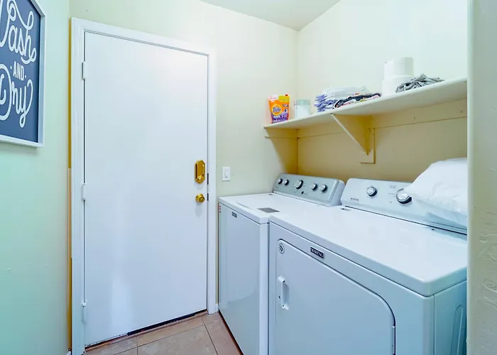 Spacious 4br Retreat Htd Pool Wifi