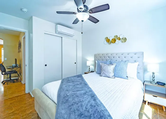 Spacious 4br Retreat Htd Pool Wifi Holiday home Casa Grande